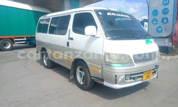 Buy Used Toyota Hiace White Car in Babati Urban in Manyara