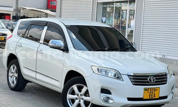 Buy Used Toyota Vanguard White Car in Dar es Salaam in Dar es Salaam
