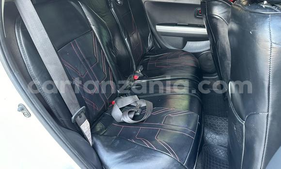 Nunua Ilio tumika Toyota IST Nyeupe Gari ndani ya Ilala nchini Dar es Salaam Nunua Ilio tumika Toyota IST Nyeupe Gari ndani ya Ilala nchini Dar es Salaam