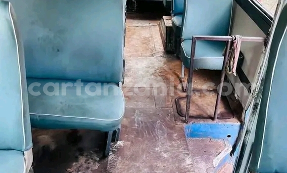 Nunua Ilio tumika Nissan Clipper Nyingine Gari ndani ya Gairo nchini Morogoro Nunua Ilio tumika Nissan Clipper Nyingine Gari ndani ya Gairo nchini Morogoro