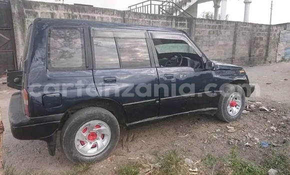 Nunua Ilio tumika Suzuki Escudo Nyeusi Gari ndani ya Buhigwe nchini Kigoma Nunua Ilio tumika Suzuki Escudo Nyeusi Gari ndani ya Buhigwe nchini Kigoma