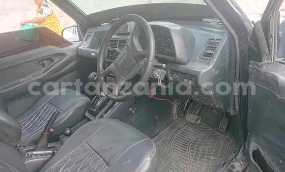 Nunua Ilio tumika Suzuki Escudo Nyeusi Gari ndani ya Buhigwe nchini Kigoma Nunua Ilio tumika Suzuki Escudo Nyeusi Gari ndani ya Buhigwe nchini Kigoma
