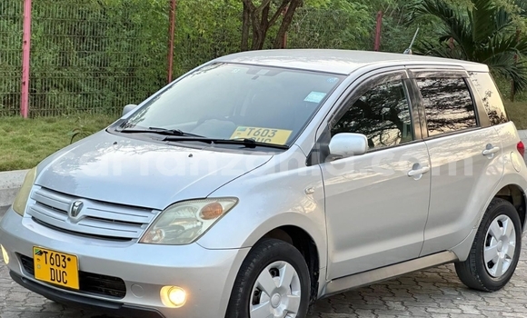 Buy Used Toyota IST Silver Car in Dar es Salaam in Dar es Salaam Buy Used Toyota IST Silver Car in Dar es Salaam in Dar es Salaam