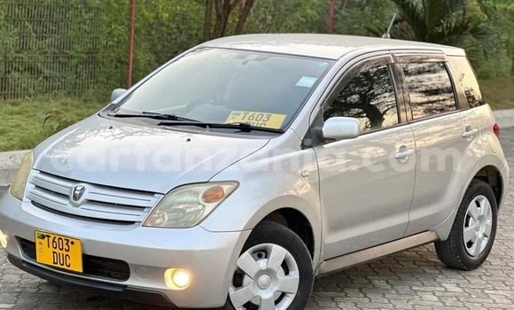 Buy Used Toyota IST Silver Car in Dar es Salaam in Dar es Salaam Buy Used Toyota IST Silver Car in Dar es Salaam in Dar es Salaam