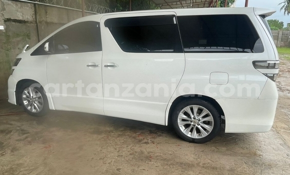 Buy Used Toyota Vellfire White Car in Dar es Salaam in Dar es Salaam