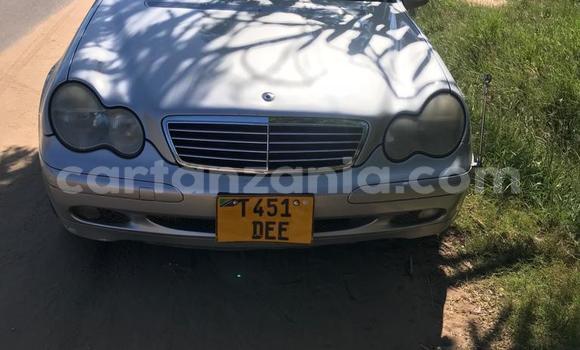 Buy Used Mercedes Viano Silver Car in Dar es Salaam in Dar es Salaam