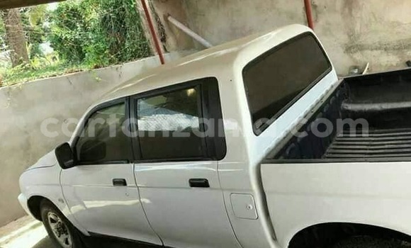 Buy Used Mitsubishi L200 White Car in Dar es Salaam in Dar es Salaam