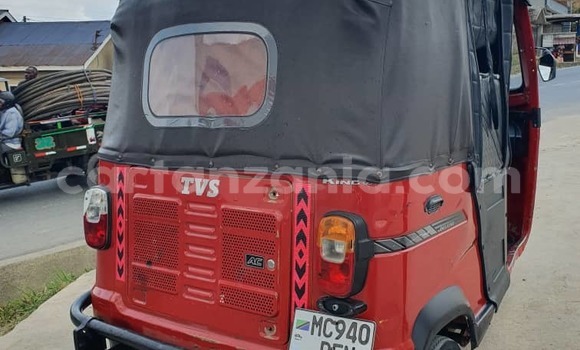 Buy Used Bajaj AVENGER Red Bike in Dar es Salaam in Dar es Salaam