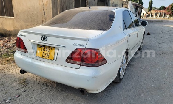 Buy Used Toyota Crown White Car in Dar es Salaam in Dar es Salaam Buy Used Toyota Crown White Car in Dar es Salaam in Dar es Salaam