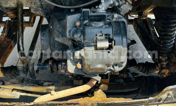 Buy Used Bajaj AVENGER Red Bike in Dar es Salaam in Dar es Salaam Buy Used Bajaj AVENGER Red Bike in Dar es Salaam in Dar es Salaam