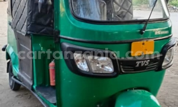 Buy Used Bajaj AVENGER Green Bike in Dar es Salaam in Dar es Salaam Buy Used Bajaj AVENGER Green Bike in Dar es Salaam in Dar es Salaam