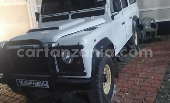 Buy Used Land Rover Defender White Car in Dar es Salaam in Dar es Salaam