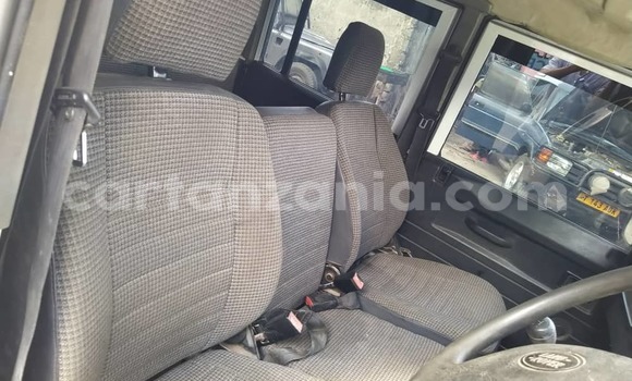 Nunua Ilio tumika Land Rover Defender Nyeupe Gari ndani ya Dar es Salaam nchini Dar es Salaam Nunua Ilio tumika Land Rover Defender Nyeupe Gari ndani ya Dar es Salaam nchini Dar es Salaam