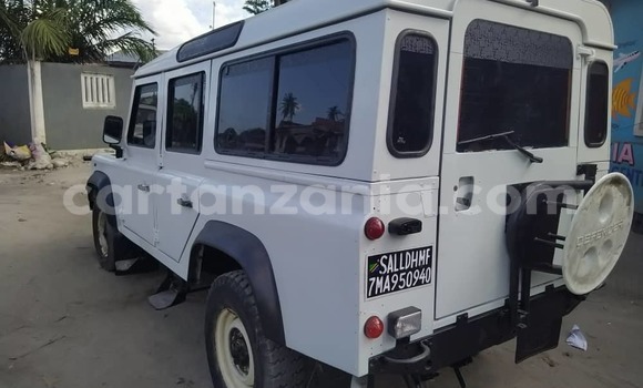 Nunua Ilio tumika Land Rover Defender Nyeupe Gari ndani ya Dar es Salaam nchini Dar es Salaam Nunua Ilio tumika Land Rover Defender Nyeupe Gari ndani ya Dar es Salaam nchini Dar es Salaam