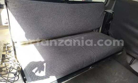 Nunua Ilio tumika Land Rover Defender Nyeupe Gari ndani ya Dar es Salaam nchini Dar es Salaam Nunua Ilio tumika Land Rover Defender Nyeupe Gari ndani ya Dar es Salaam nchini Dar es Salaam