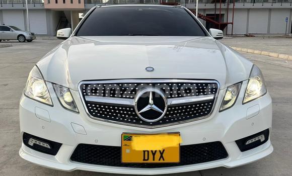 Nunua Ilio tumika Mercedes-Benz E-Classe Nyeupe Gari ndani ya Dar es Salaam nchini Dar es Salaam Nunua Ilio tumika Mercedes-Benz E-Classe Nyeupe Gari ndani ya Dar es Salaam nchini Dar es Salaam