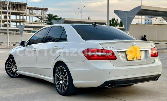 Nunua Ilio tumika Mercedes-Benz E-Classe Nyeupe Gari ndani ya Dar es Salaam nchini Dar es Salaam Nunua Ilio tumika Mercedes-Benz E-Classe Nyeupe Gari ndani ya Dar es Salaam nchini Dar es Salaam