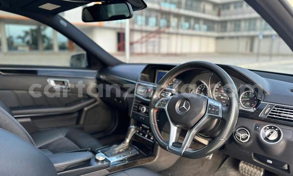 Nunua Ilio tumika Mercedes-Benz E-Classe Nyeupe Gari ndani ya Dar es Salaam nchini Dar es Salaam Nunua Ilio tumika Mercedes-Benz E-Classe Nyeupe Gari ndani ya Dar es Salaam nchini Dar es Salaam