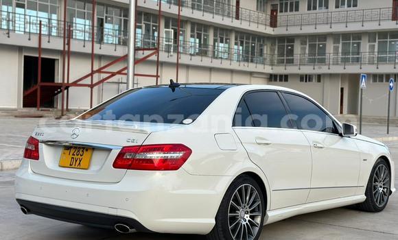 Nunua Ilio tumika Mercedes-Benz E-Classe Nyeupe Gari ndani ya Dar es Salaam nchini Dar es Salaam Nunua Ilio tumika Mercedes-Benz E-Classe Nyeupe Gari ndani ya Dar es Salaam nchini Dar es Salaam