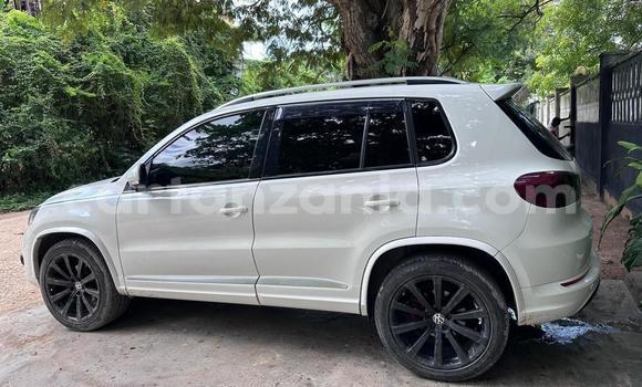 Nunua Ilio tumika Volkswagen Tiguan Nyeupe Gari ndani ya Dar es Salaam nchini Dar es Salaam Nunua Ilio tumika Volkswagen Tiguan Nyeupe Gari ndani ya Dar es Salaam nchini Dar es Salaam