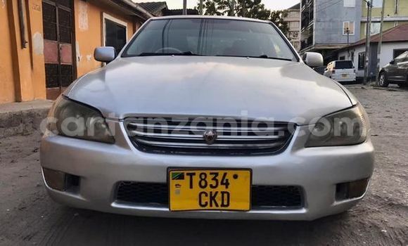 Nunua Ilio tumika Toyota Alphard Nyingine Gari ndani ya Dar es Salaam nchini Dar es Salaam