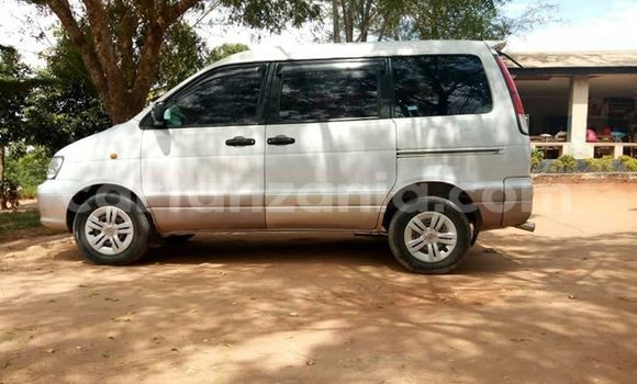 Nunua Ilio tumika Toyota Noah Nyeupe Gari ndani ya Dar es Salaam nchini Dar es Salaam Nunua Ilio tumika Toyota Noah Nyeupe Gari ndani ya Dar es Salaam nchini Dar es Salaam