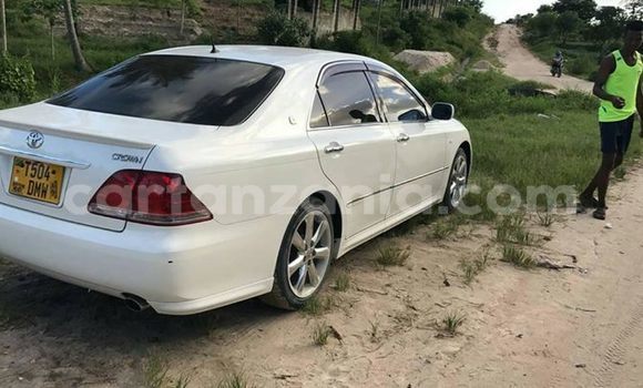 Nunua Ilio tumika Toyota Crown Nyeupe Gari ndani ya Dar es Salaam nchini Dar es Salaam Nunua Ilio tumika Toyota Crown Nyeupe Gari ndani ya Dar es Salaam nchini Dar es Salaam