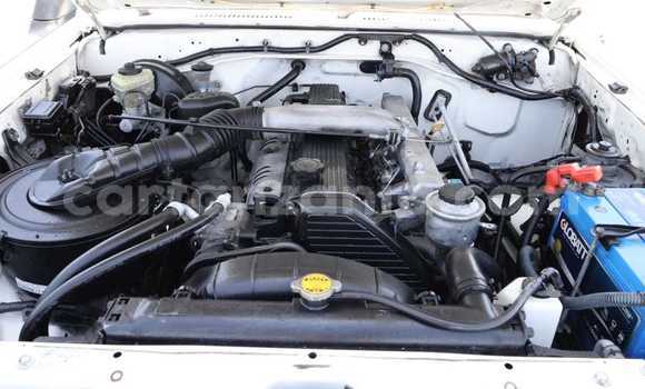 Nunua Imported Toyota Land Cruiser Nyeupe Gari ndani ya Dar es Salaam nchini Dar es Salaam Nunua Imported Toyota Land Cruiser Nyeupe Gari ndani ya Dar es Salaam nchini Dar es Salaam