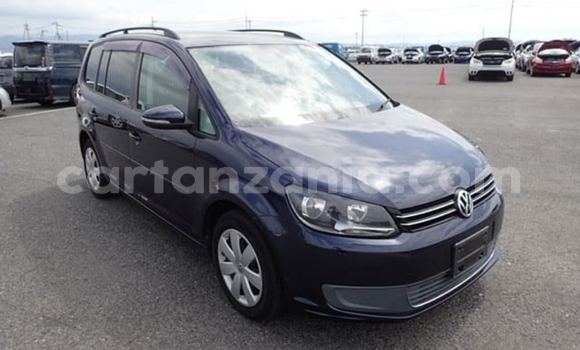Nunua Imported Volkswagen Touran Bluu Gari ndani ya Dar es Salaam nchini Dar es Salaam Nunua Imported Volkswagen Touran Bluu Gari ndani ya Dar es Salaam nchini Dar es Salaam
