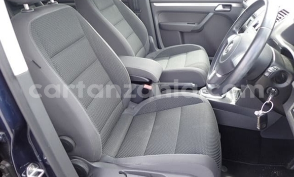 Nunua Imported Volkswagen Touran Bluu Gari ndani ya Dar es Salaam nchini Dar es Salaam Nunua Imported Volkswagen Touran Bluu Gari ndani ya Dar es Salaam nchini Dar es Salaam