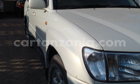 Buy Used Toyota Land Cruiser White Car in Dar es Salaam in Dar es Salaam