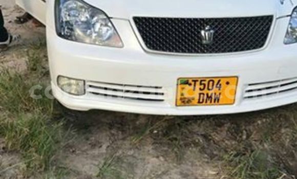 Nunua Ilio tumika Toyota Crown Nyeupe Gari ndani ya Dar es Salaam nchini Dar es Salaam Nunua Ilio tumika Toyota Crown Nyeupe Gari ndani ya Dar es Salaam nchini Dar es Salaam