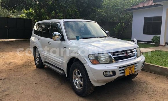 Buy Used Mitsubishi Pajero White Car in Dar es Salaam in Dar es Salaam