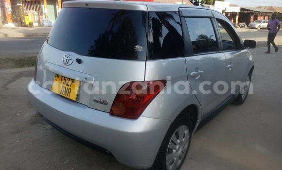 Buy Used Toyota IST Silver Car in Dar es Salaam in Dar es Salaam Buy Used Toyota IST Silver Car in Dar es Salaam in Dar es Salaam