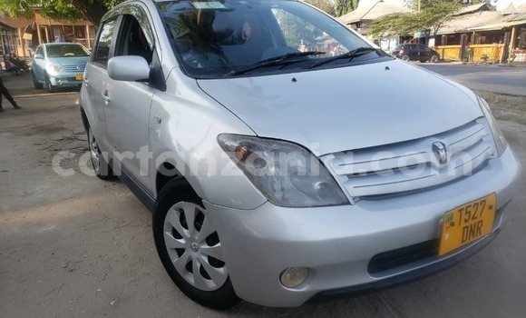 Buy Used Toyota IST Silver Car in Dar es Salaam in Dar es Salaam Buy Used Toyota IST Silver Car in Dar es Salaam in Dar es Salaam