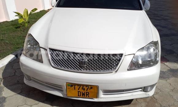 Buy Used Toyota Crown White Car in Dar es Salaam in Dar es Salaam Buy Used Toyota Crown White Car in Dar es Salaam in Dar es Salaam