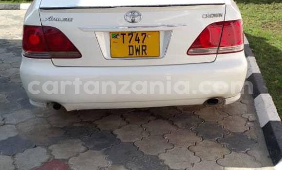 Buy Used Toyota Crown White Car in Dar es Salaam in Dar es Salaam Buy Used Toyota Crown White Car in Dar es Salaam in Dar es Salaam