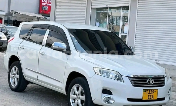 Buy Used Toyota Vanguard White Car in Dar es Salaam in Dar es Salaam