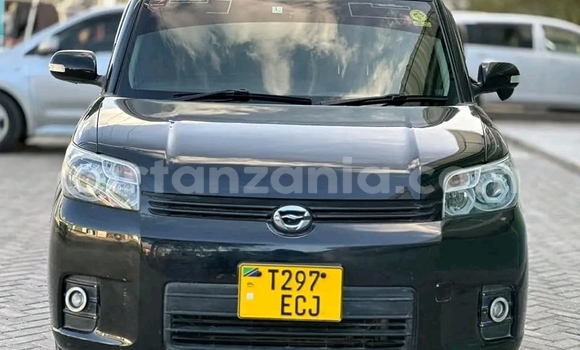 Nunua Ilio tumika Toyota Corolla Rumion Nyeusi Gari ndani ya Dar es Salaam nchini Dar es Salaam