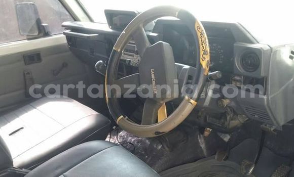 Nunua Ilio tumika Toyota Land Cruiser Nyeupe Gari ndani ya Dar es Salaam nchini Dar es Salaam Nunua Ilio tumika Toyota Land Cruiser Nyeupe Gari ndani ya Dar es Salaam nchini Dar es Salaam
