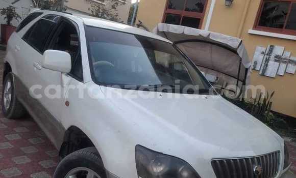 Buy Used Toyota Harrier White Car in Bagamoyo in Pwani
