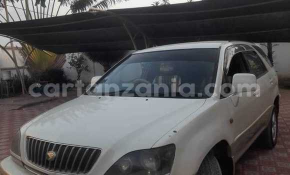 Buy Used Toyota Harrier White Car in Bagamoyo in Pwani Buy Used Toyota Harrier White Car in Bagamoyo in Pwani