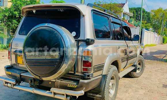 Buy Used Toyota Land Cruiser Other Car in Bahi in Dodoma Buy Used Toyota Land Cruiser Other Car in Bahi in Dodoma