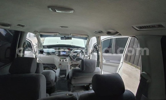 Nunua Ilio tumika Toyota Noah Nyeupe Gari ndani ya Bagamoyo nchini Pwani Nunua Ilio tumika Toyota Noah Nyeupe Gari ndani ya Bagamoyo nchini Pwani