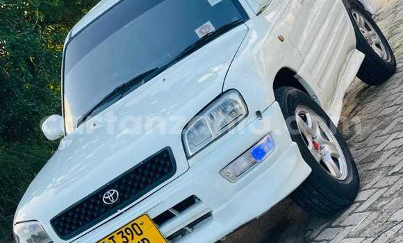Buy Used Toyota RAV4 White Car in Bagamoyo in Pwani Buy Used Toyota RAV4 White Car in Bagamoyo in Pwani