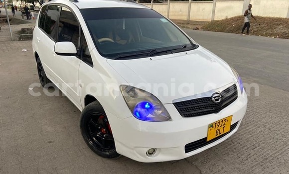 Nunua Ilio tumika Toyota Spacio Nyeupe Gari ndani ya Bagamoyo nchini Pwani