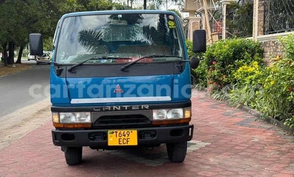 Nunua Ilio tumika Mitsubishi Carisma Bluu Gari ndani ya Vijijini vya Babati nchini Manyara Nunua Ilio tumika Mitsubishi Carisma Bluu Gari ndani ya Vijijini vya Babati nchini Manyara