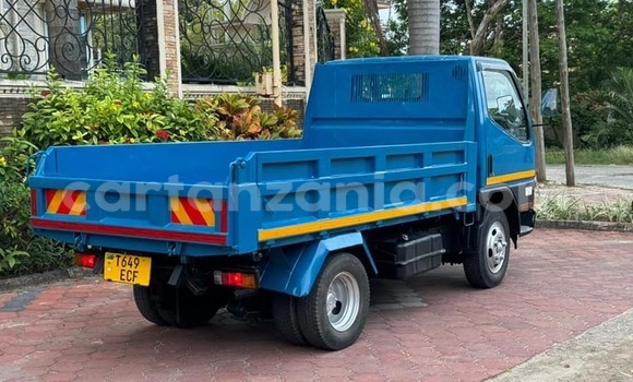 Nunua Ilio tumika Mitsubishi Carisma Bluu Gari ndani ya Vijijini vya Babati nchini Manyara Nunua Ilio tumika Mitsubishi Carisma Bluu Gari ndani ya Vijijini vya Babati nchini Manyara