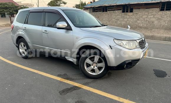 Nunua Ilio tumika Subaru Forester Fedha Gari ndani ya Dar es Salaam nchini Dar es Salaam