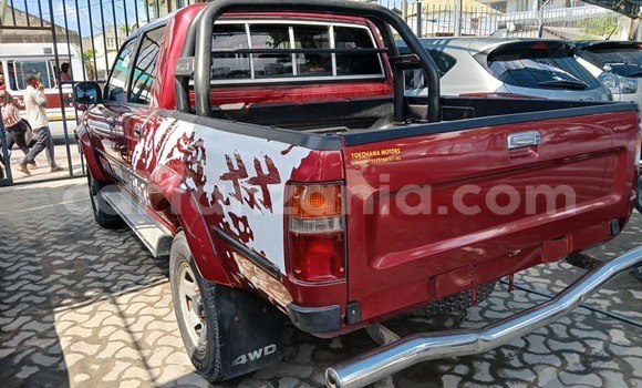 Nunua Ilio tumika Toyota Hilux Nyekundu Gari ndani ya Babati Mjini nchini Manyara Nunua Ilio tumika Toyota Hilux Nyekundu Gari ndani ya Babati Mjini nchini Manyara